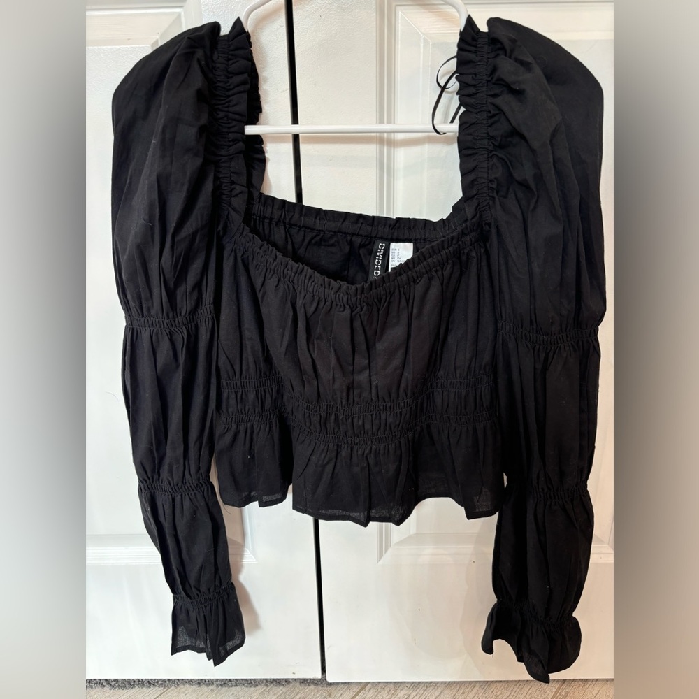 H&M black puffy sleeve top size small